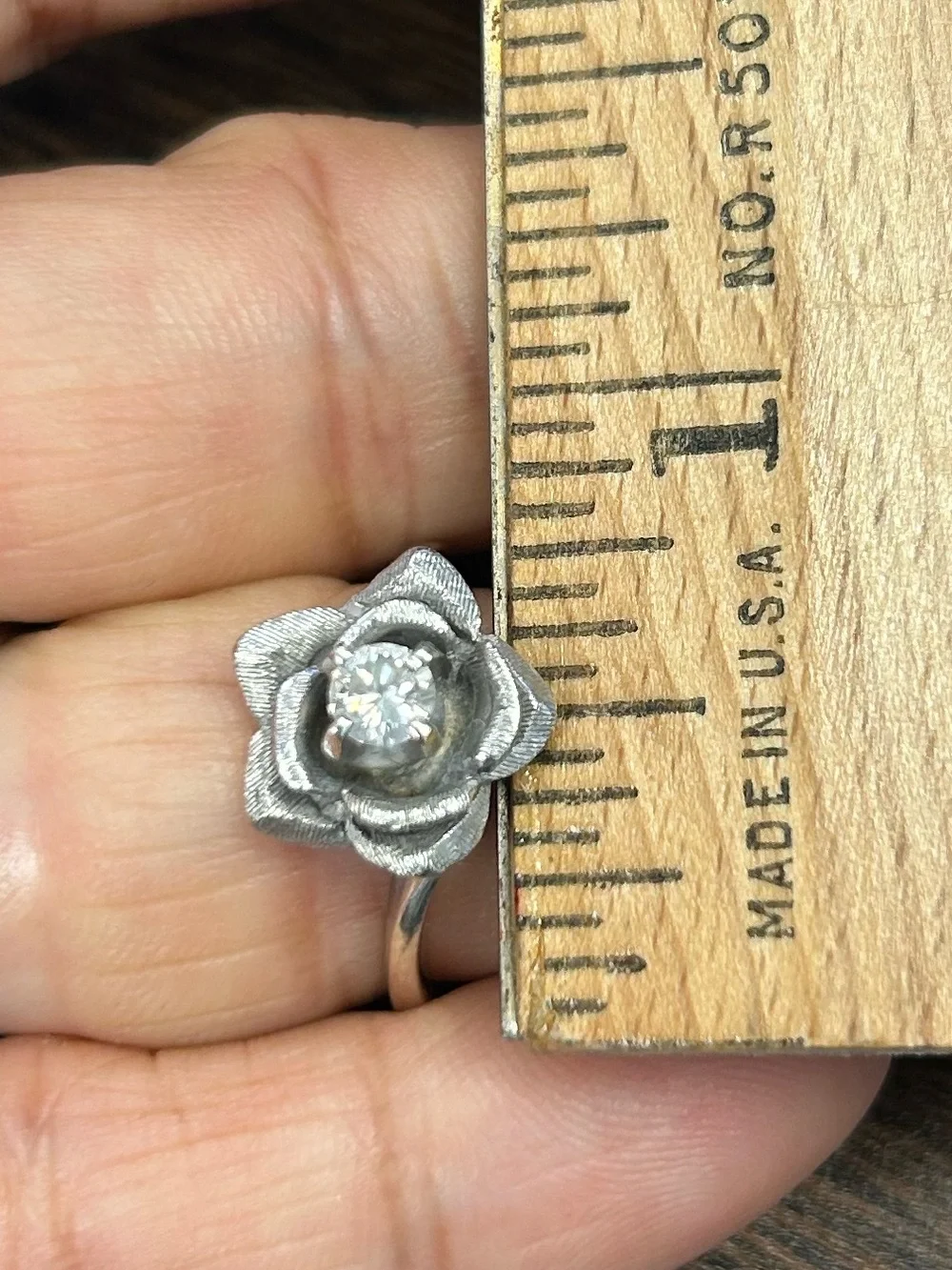 Vintage 14k white gold 0.25-0.30 carat diamond rose flower ring size 5.50